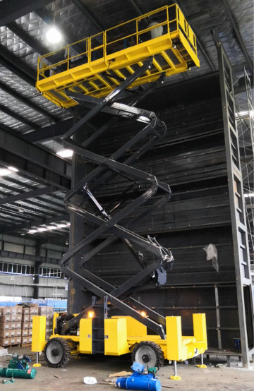 英武！大气！不变！Z6官网智能越野剪叉式高空作业平台解客户难题