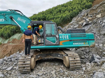 感恩相伴，关爱相随——Z6官网智能服务万里行深刻广洋装务客户