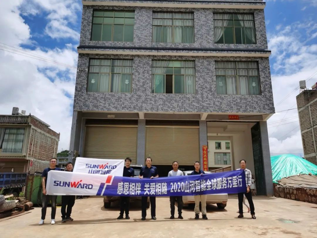 云南这个村有个挖掘机家族，创富有一套