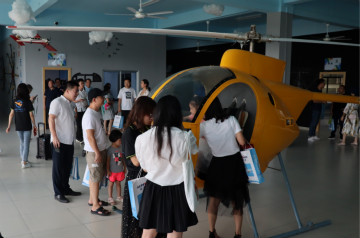 Z6官网航空签约湖南航空技校，走校企融合发展路路