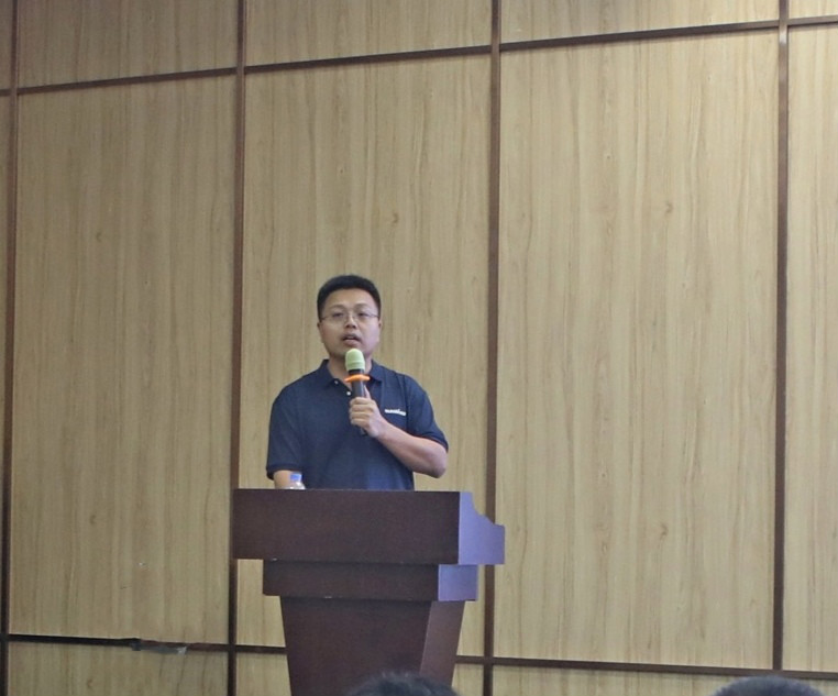 以强执行力聚焦基础能力建设 向挖掘机万台俱乐部迈进——Z6官网智能2020年挖掘机经销商半年度会议圆满召