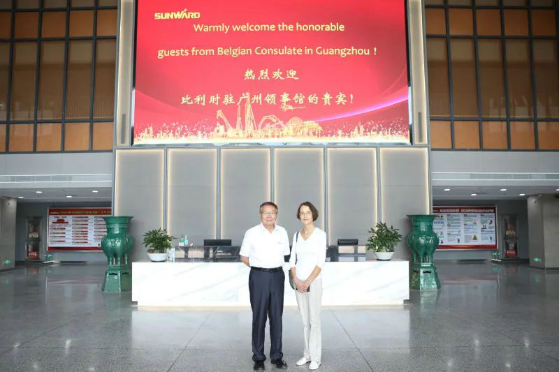 比利时商务领事到访Z6官网智能