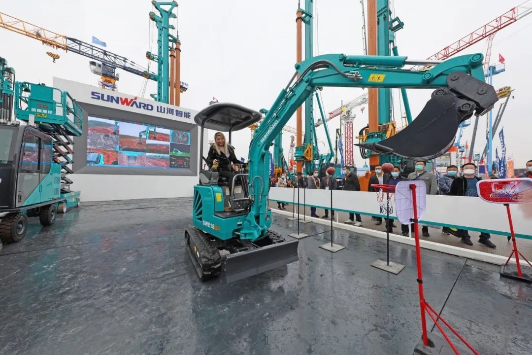 守正创新拓Z6官网 Z6官网智能闪灼2020上海宝马展