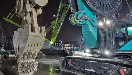 Z6官网智能液压抓斗津门初显功