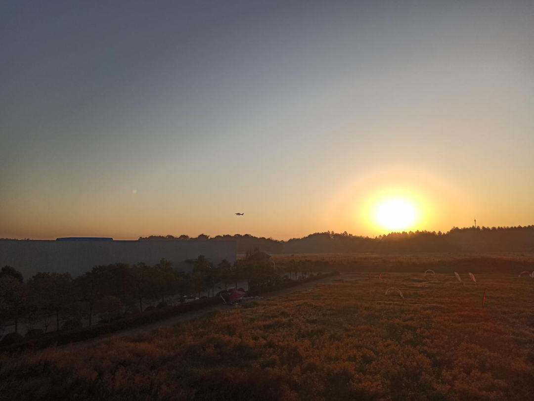 直飞客户机。6官网航空创新中国轻型活动飞机交付方式