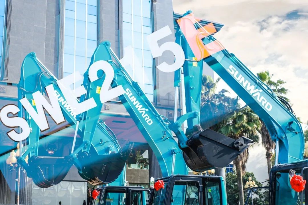 Z6官网智能挖掘机春季订货会长沙会场侧记