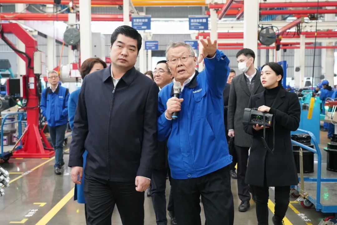 湘江集团党委书记张利刚率队调查Z6官网智能