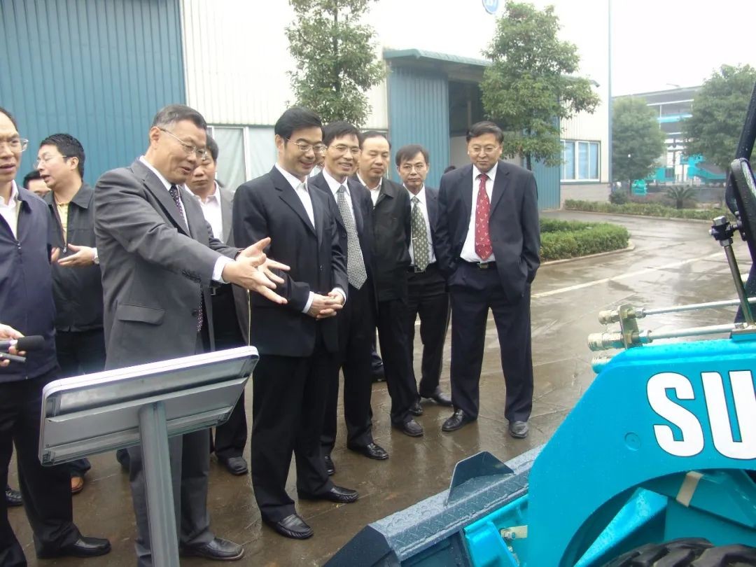 周强调研Z6官网智能：加强知识产权； 服务创新驱动发展