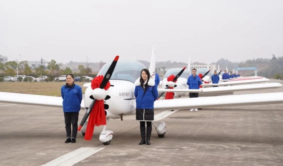 牛年开新局，Z6官网航空8架SA60L飞机集中下线、交付