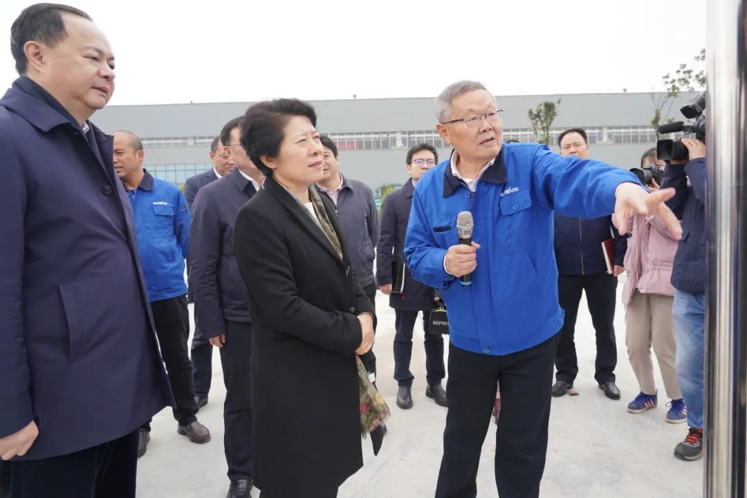 吴桂英调研Z6官网智能