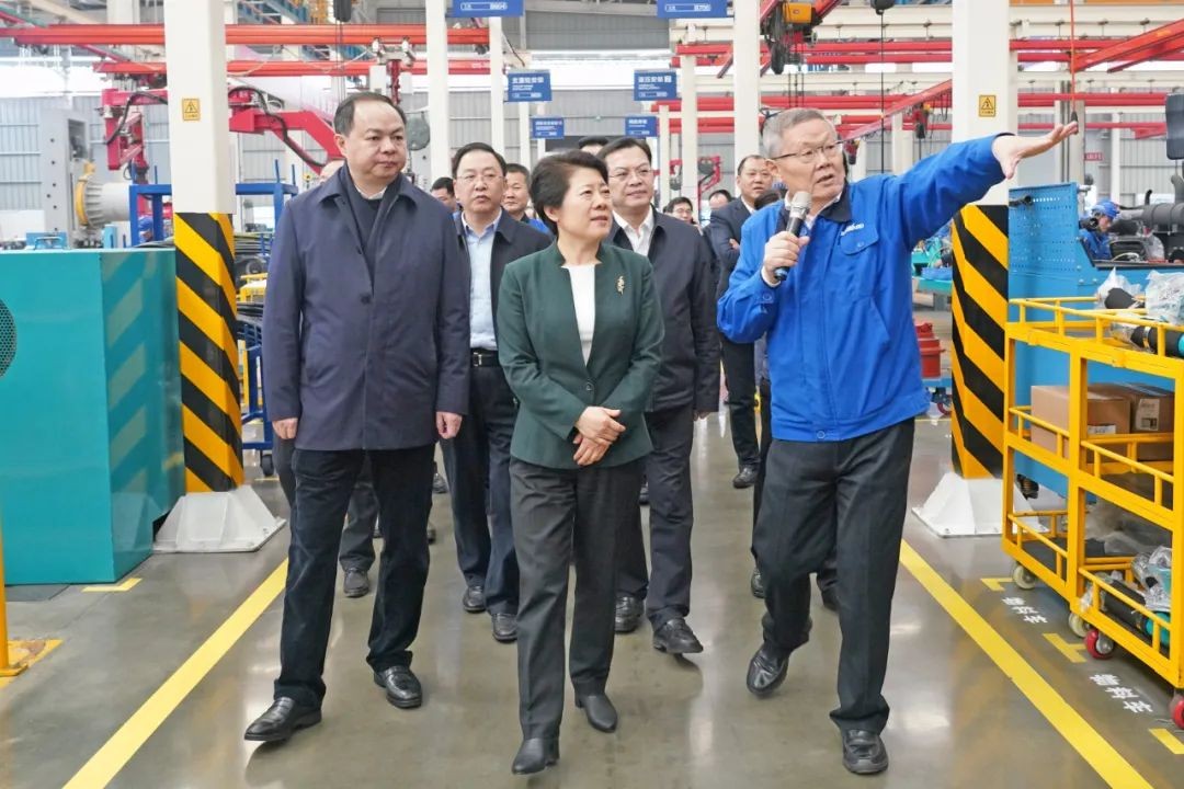 吴桂英调研Z6官网智能