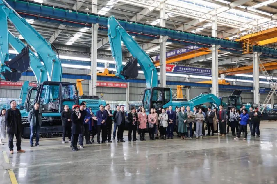 民主党派湖南省委机关青工委团队一行调查Z6官网智能