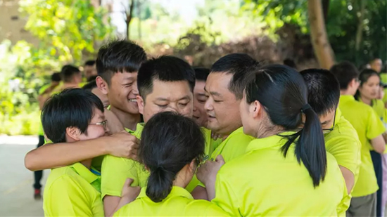 【夯基础 强执行 跨高度】2019Z6官网智能挖掘机营销公司拓展训练营顺利发展