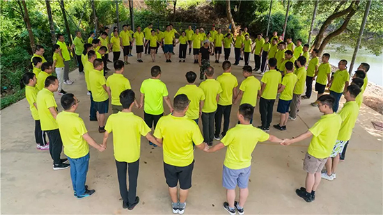 【夯基础 强执行 跨高度】2019Z6官网智能挖掘机营销公司拓展训练营顺利发展