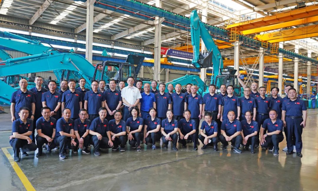 湖南省委党校厅干班赴Z6官网智能发展示场讲授活动