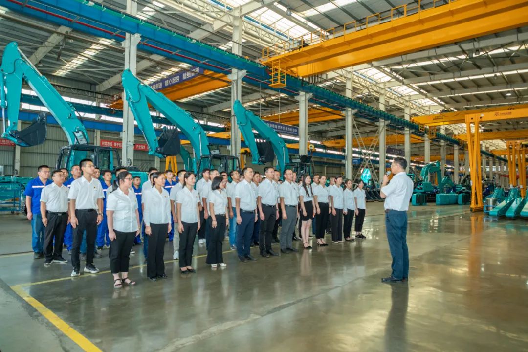 接续奋斗再启程——Z6官网智能党委进行新党员入党宣誓和老党员沉温入党誓词活动