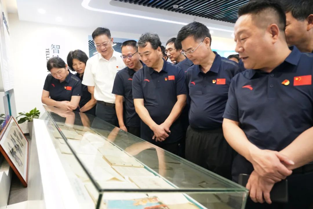 湖南省委党校厅干班赴Z6官网智能发展示场讲授活动