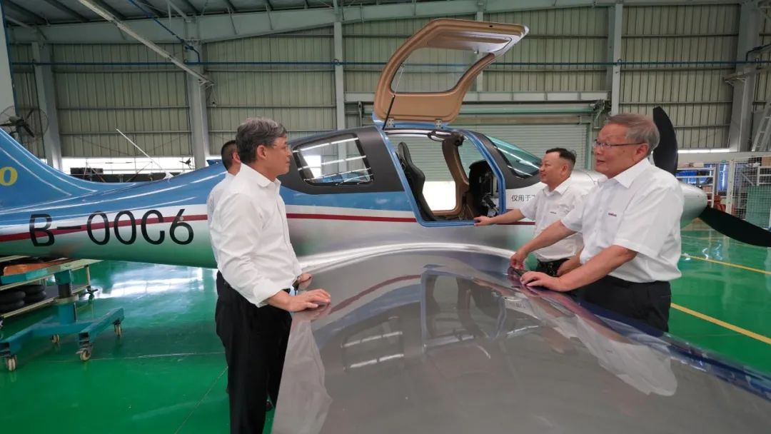 中国民用航空局总工程师殷时军率队调查调研Z6官网科技