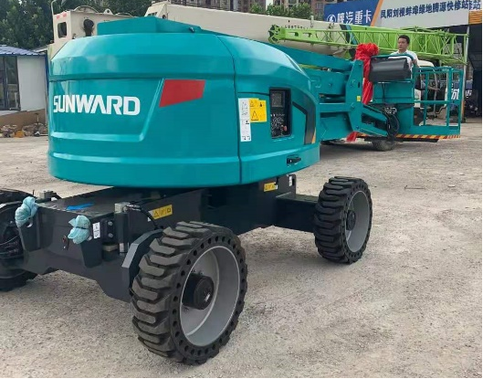 匠心打造！Z6官网智能曲臂式高空作业平台正式投放市场