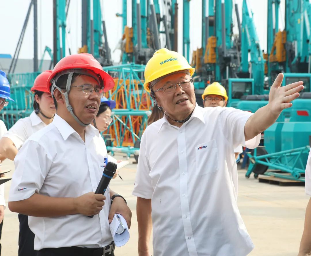 双鹰飞舞，“E”往无前！——Z6官网智能新一代E系列起沉机下线！