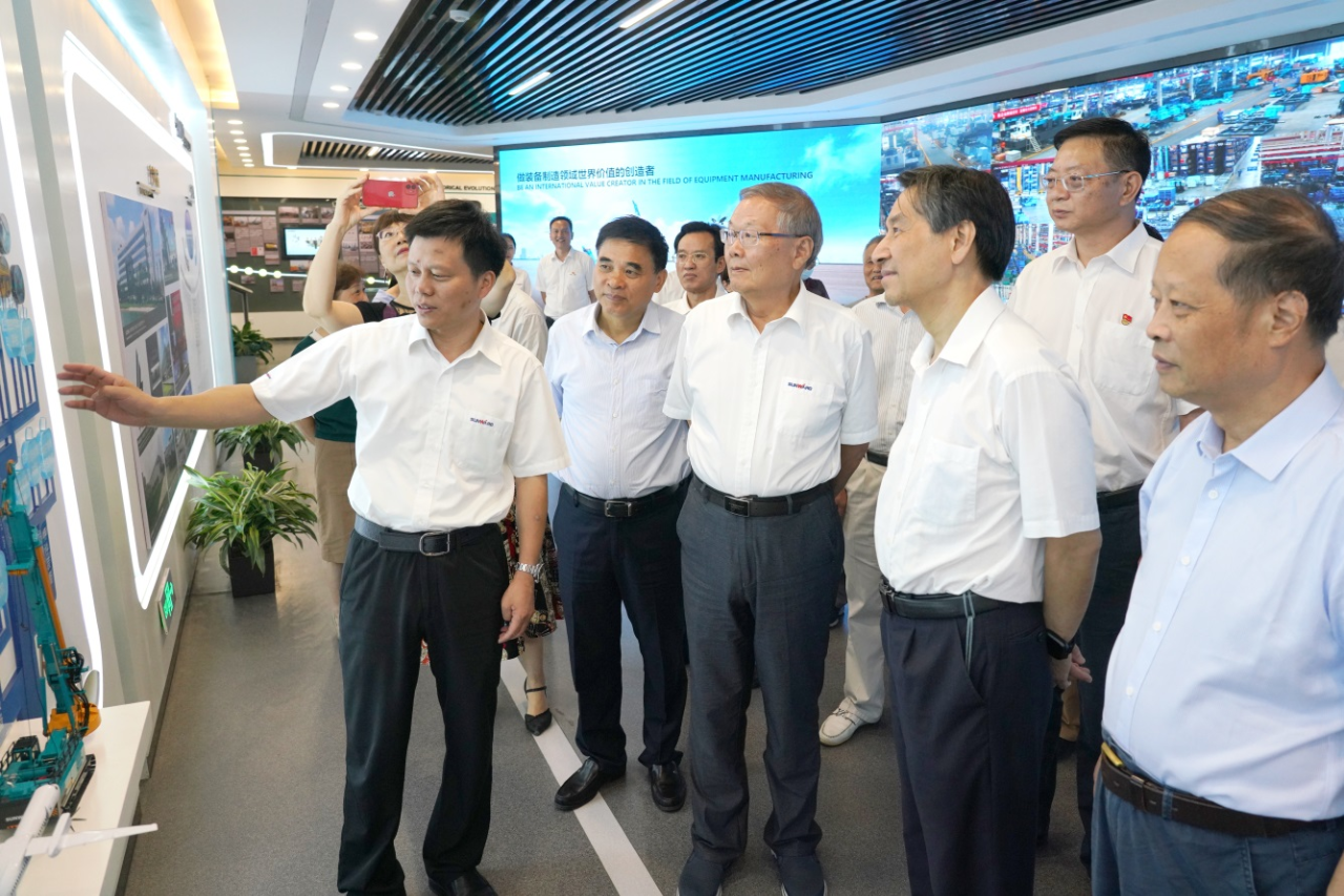 湖南省老科学技术工作者一行到访Z6官网智能