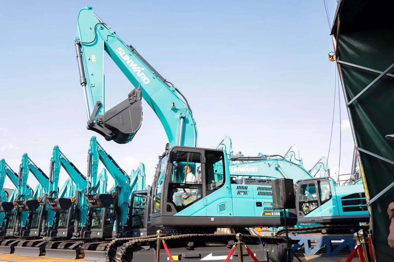 四大成套设备携手登。6官网智能创新成就展示会交出“亮眼答卷”