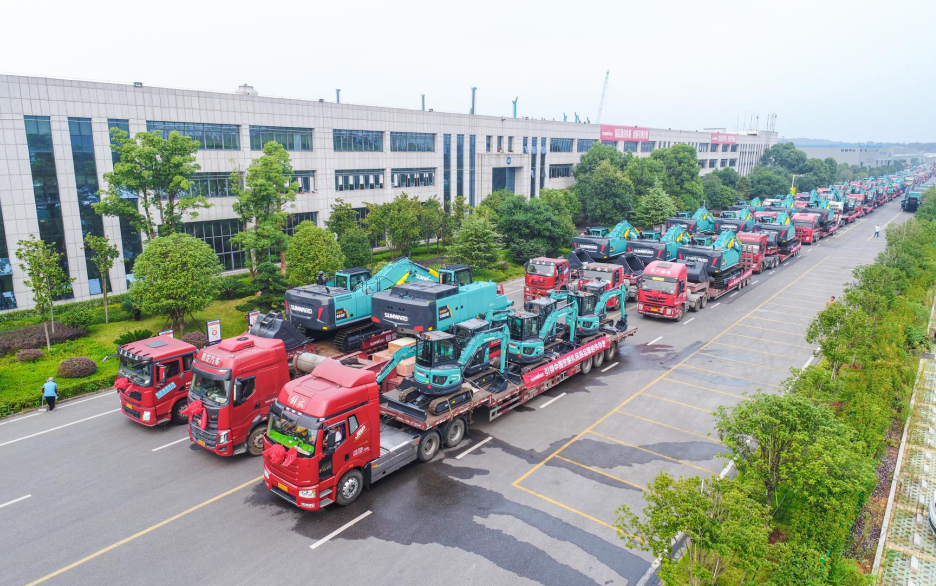 里程碑！Z6官网智能出口欧洲第20000台暨大型挖掘机批量交付典礼成功进行