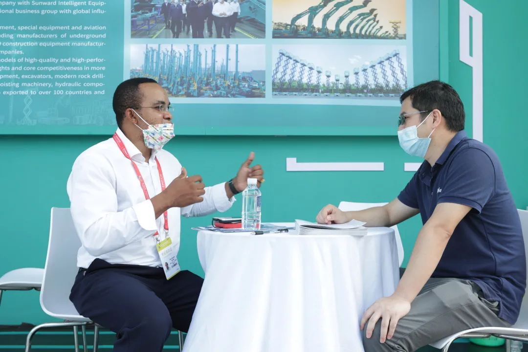 亮相中非经贸展览会！Z6官网智能尽展工程机械国产品牌魅力