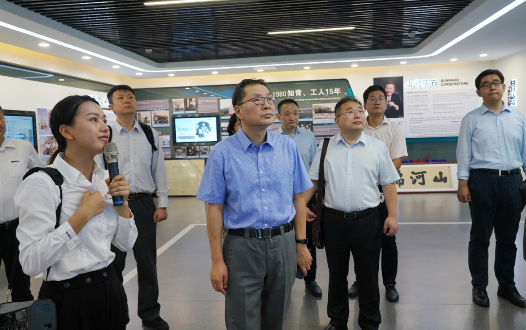 中国出口信誉保险公司辅导一行调研Z6官网智能