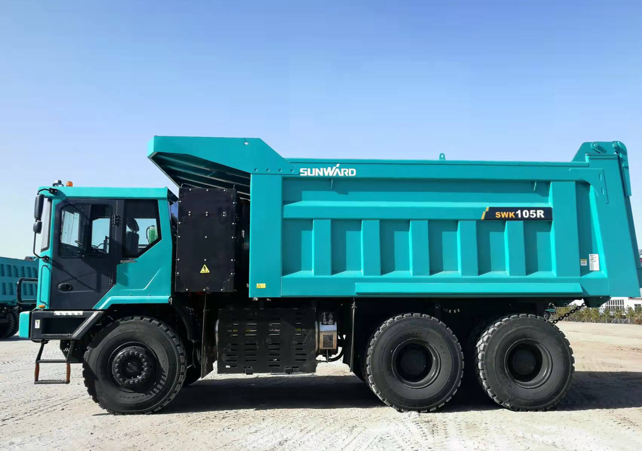 新能源，长续航！Z6官网智能首台LNG增程式宽体矿卡下线交付