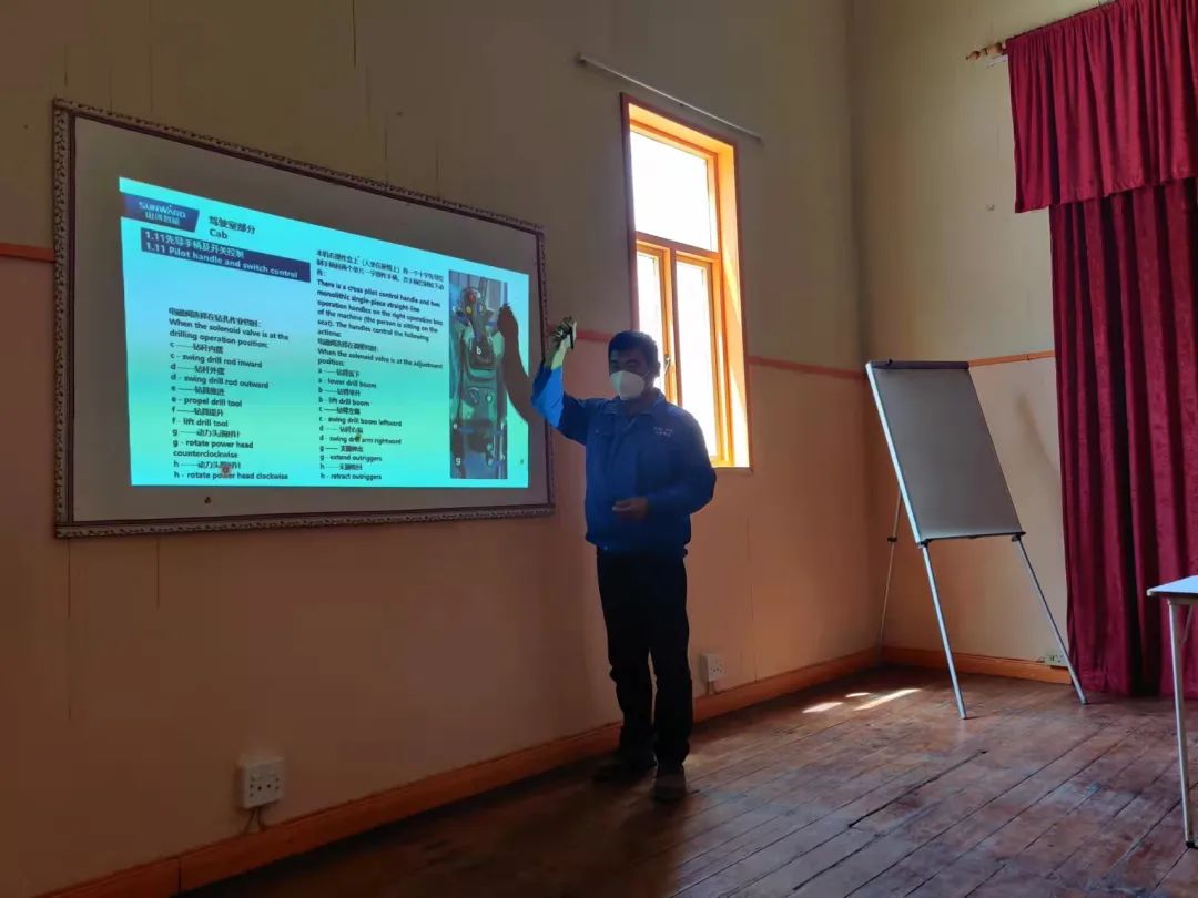 疫情当下，逆行非洲——Z6官网智能凿岩设备团队海表服务纪实