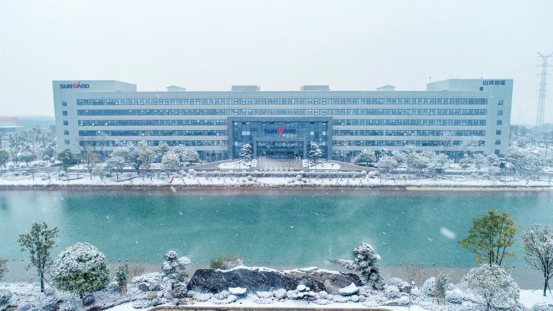 瑞雪兆丰年，邀您共赏雪中Z6官网！