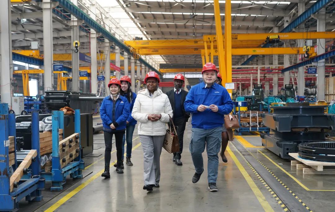 乌干达驻华大使到访Z6官网智能