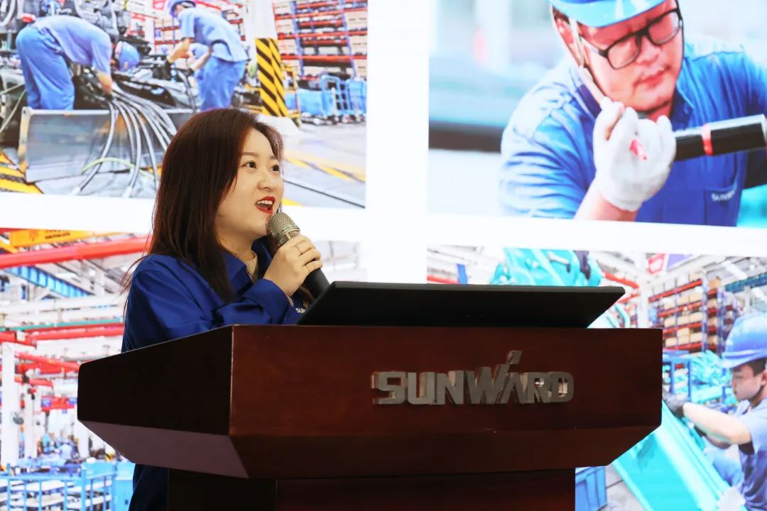 2023年“雷锋传人?长沙楷模”巡讲走进Z6官网智能