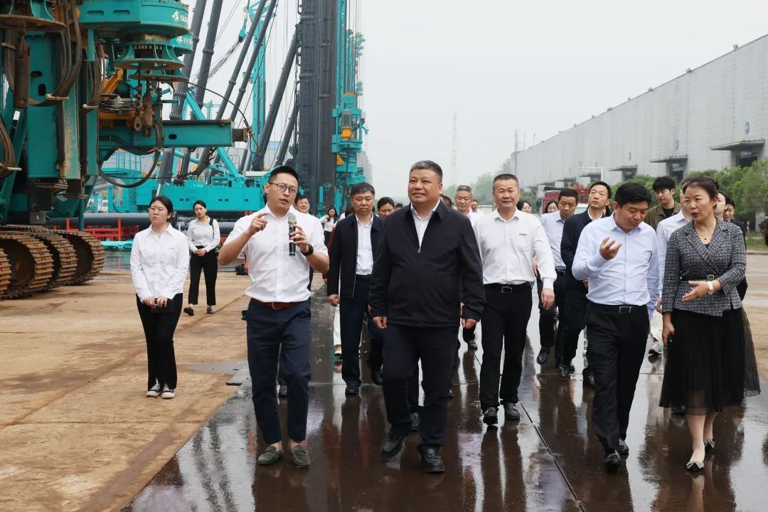 长沙市政协主席陈刚调研Z6官网智能