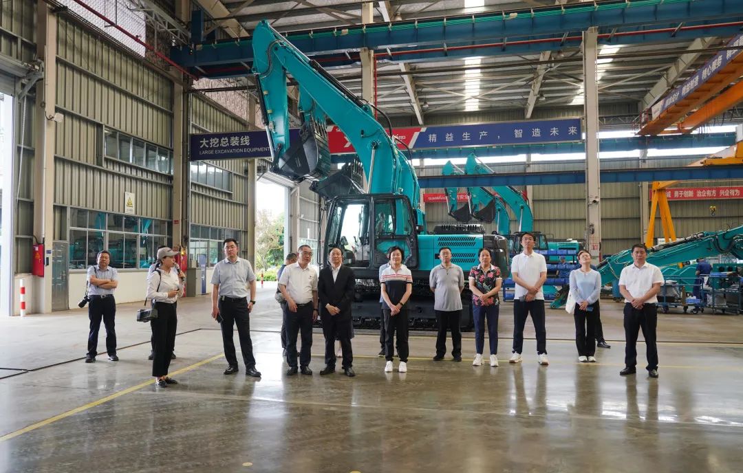 太原市政协主席操学诚调研Z6官网智能