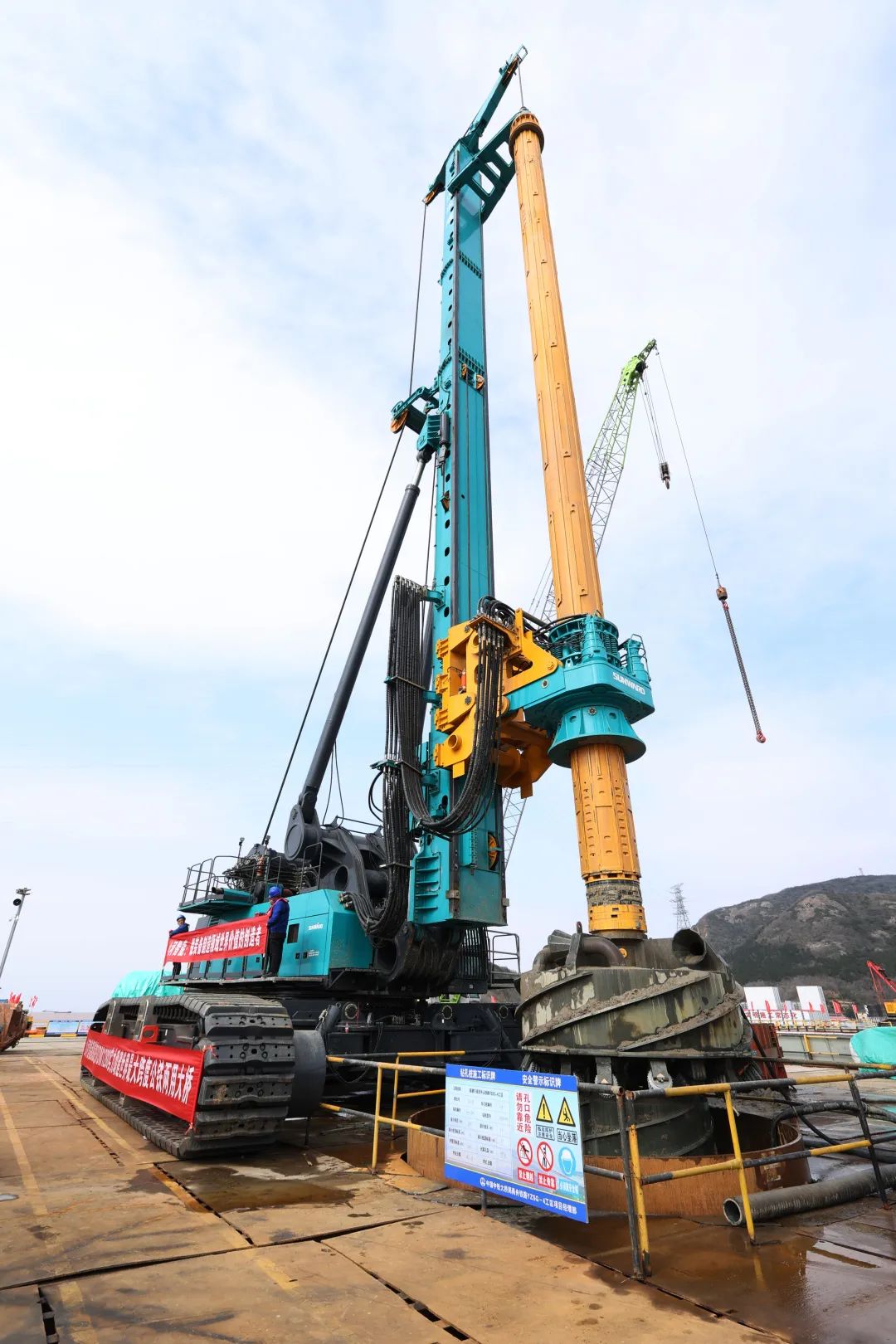 超等设备助建超等工程！Z6官网智能超等旋挖钻机SWDM1280推介会成功进行