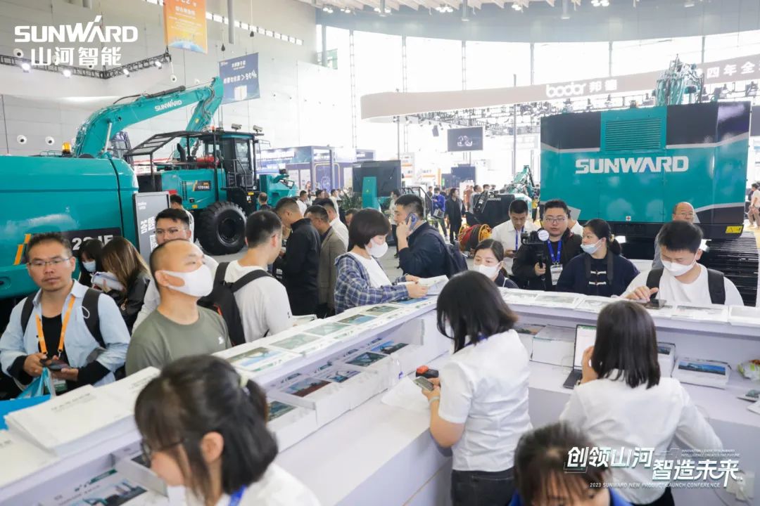 2023 CICEE | Z6官网智能亮相2023长沙国际工程机械展！智能化、电动化产品站C位