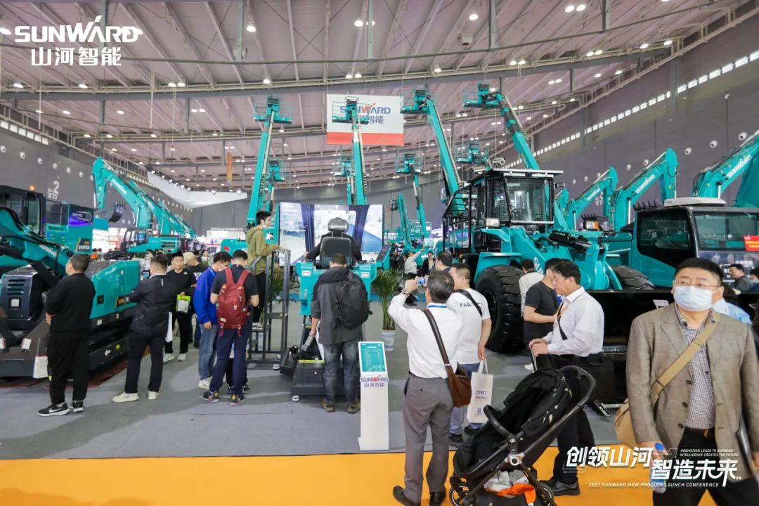 2023 CICEE | Z6官网智能亮相2023长沙国际工程机械展！智能化、电动化产品站C位