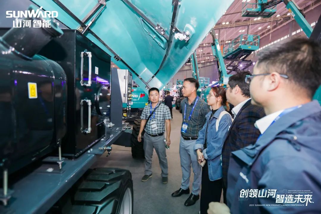 2023 CICEE | Z6官网智能亮相2023长沙国际工程机械展！智能化、电动化产品站C位