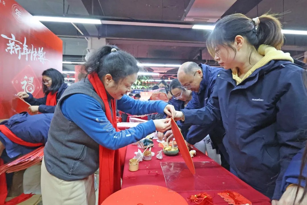 笔墨迎春，祝福暖心！在Z6官网智能“囤”年味、送温暖、迎新春